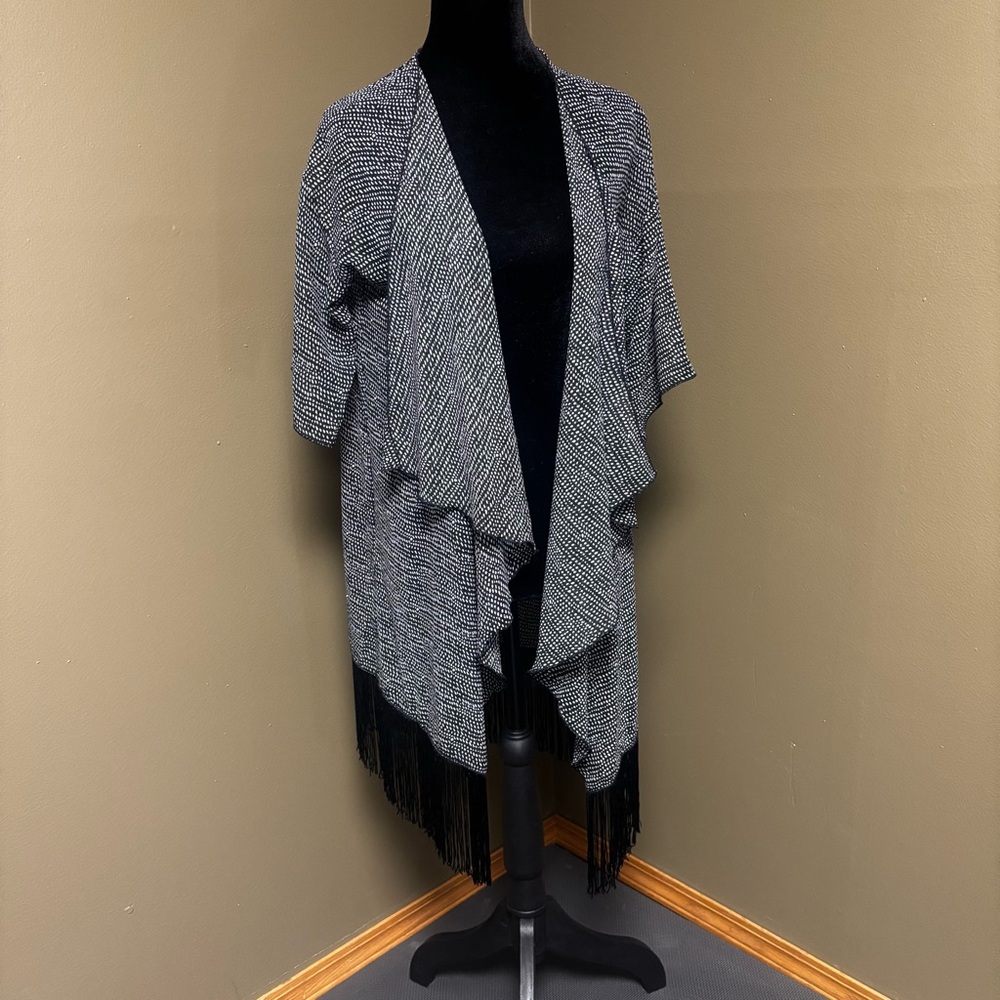 LuLaRoe “Monroe” Cardigan Fringe Trim Swing Black -‘d White Spotted size Small